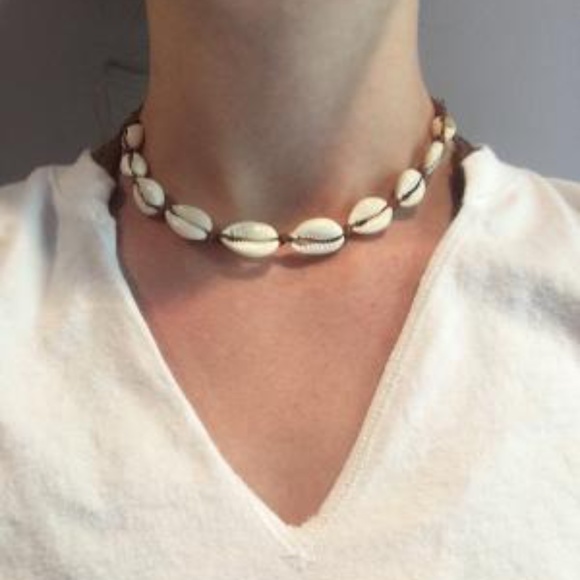 Shell Choker Necklace - Picture 1 of 2